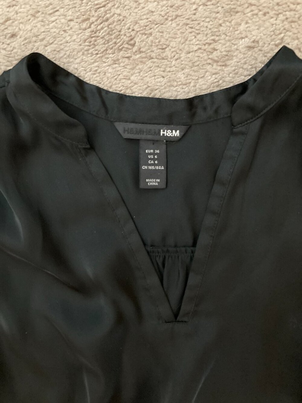 H&M black silky peplum top size 6 - Picture 2 of 3